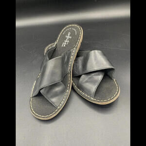 Clarks Collection Black Leather Flat Slip On Sandals  Womens Size 7.5 Comfort